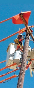Video : Salisbury by Honeywell Insulating Gloves & Live-Line Working 